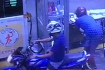 கொழும்பில் எரிபொருள் நிலையத்தில் கொள்ளை! சிசிரிவி கமராவில் பதிவான காட்சி