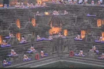 கின்னஸ் சாதனை படைத்த சூரிய நமஸ்காரம்