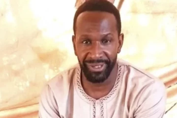 ஜிகாதிகளால் கடத்தப்பட்ட பிரான்ஸ் பத்திரிக்கையாளரின் வீடியோ வெளியானது!