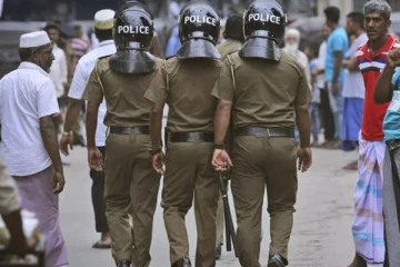 தனி ஒருவராக நின்று இரண்டு சிறை அதிகாரிகளை தாக்கி காயங்களை ஏற்படுத்திய கைதி