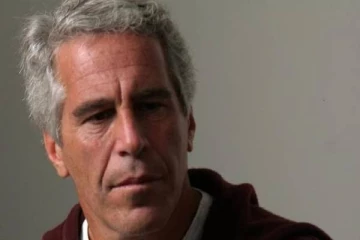 எப்ஸ்டீன் மரணம் தற்கொலை அல்ல? பிரேத பரிசோதனை அறிக்கையில் வெளியான அதிர்ச்சி தகவல்