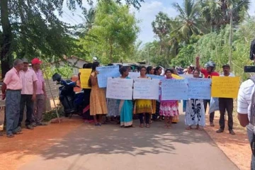வவுனியாவில் சடலத்துடன் ஆர்ப்பாட்டம்
