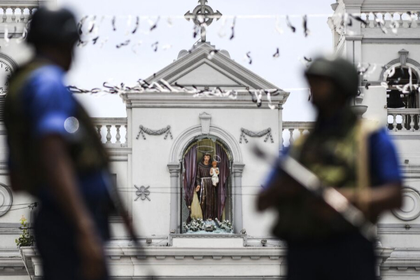 உயிர்த்த ஞாயிறு தாக்குதல் சந்தேக நபர் மனைவியுடன் பிரித்தானியாவில் தஞ்சம்! | Sl Easter Sunday Attack Suspect Seeks Asylum In Uk உயிர்த்த ஞாயிறு தாக்குதல் சந்தேக நபர் மனைவியுடன் பிரித்தானியாவில் தஞ்சம்! | Sl Easter Sunday Attack Suspect Seeks Asylum In Uk