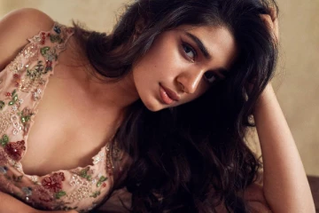 க்ரித்தி ஷெட்டி ஹாட் கிளிக்ஸ்.. ரசிகர்களை கவரும் போட்டோஷூட்