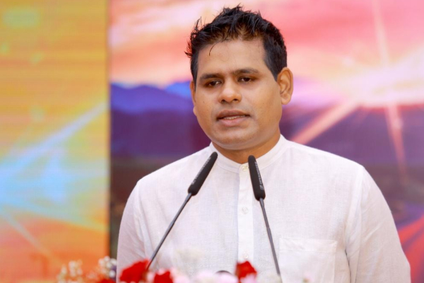 போர்க்குற்றவாளியாக குற்றம் சாட்டப்பட்ட மகிந்த: கொந்தளித்த மொட்டு தரப்பு | Ex Mp Claims Govt Bowing To Separatist Pressure