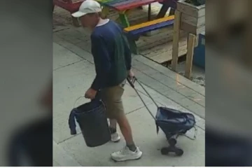 ரொறன்ரோவில் இனக்குரோத தாக்குதல் மேற்கொண்ட நபரை தேடும் பொலிஸார்