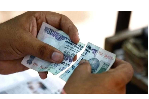 உங்களது பர்ஸில் மறந்தும் இந்த பொருளை வைக்காதீங்க! பணம் சேரவே சேராதாம் | Things Your Purse Avoid Financial Crisis