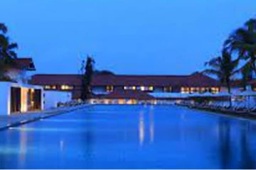 මීගමුවේ සුපිරි හෝටලයක්ම අත්පත් කරගත් චීනය - සේවකයිනුත් අස් කරල මේ සැරසෙන්නෙ කුමක් සදහා විය හැකි ද ?