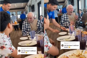 முதியவருக்கு பிறந்த நாளில் சர்ஃபரைஸ் கொடுத்த குடும்பத்தினர்கள் - நெஞ்சை உருக்கும் வீடியோ