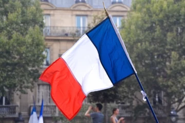 பிரான்சில் தஞ்சமடைந்த இலங்கை பிரஜையான மாணவி: ஜிரோண்டேவில் இருந்து வெளியேறுமாறு உத்தரவு