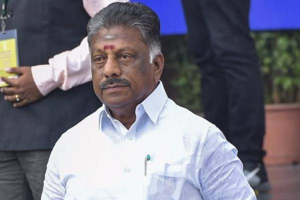 ஓபிஎஸ் மீது காவல் நிலையத்தில் புகார் : காரணம் என்ன? - தமிழ்நாடு