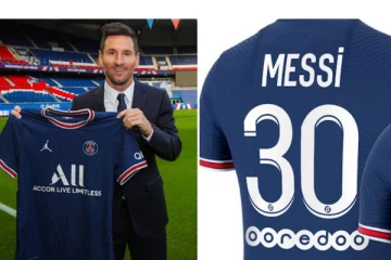 மெஸ்ஸியின் புதிய  டீ சர்ட் விற்பனை வந்தது! விலை எவ்வளவு தெரியுமா? வாங்க குவிந்த மக்கள்