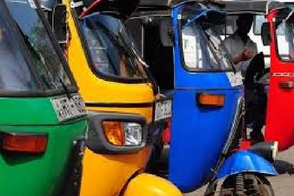 முச்சக்கர வண்டிகளுக்கு ஒரே கட்டணம்! ; அரசாங்கத்திடம் ஓட்டுநர்கள் கோரிக்கை | Single Fare Three Wheelers Drivers Request Governm முச்சக்கர வண்டிகளுக்கு ஒரே கட்டணம்! ; அரசாங்கத்திடம் ஓட்டுநர்கள் கோரிக்கை | Single Fare Three Wheelers Drivers Request Governm