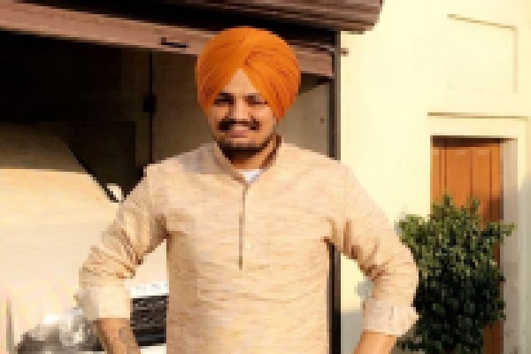 கனடாவின் ஓர் வீதிக்கு சூட்டப்பட உள்ள இந்தியரின் பெயர்! | Slain Rapper Sidhu Moose Wala
