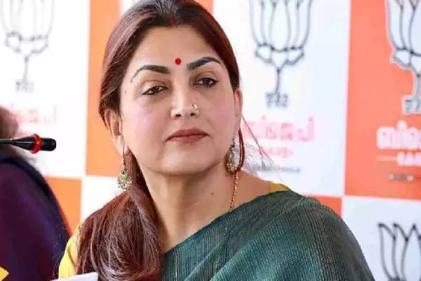 முன்னணி ஹீரோயின்களுக்கே டஃப் கொடுக்கும் குஷ்பு மகள்... வைரலாகும் புதிய புகைப்படங்கள்! | Kushboo Daughter Avantika Hot Photos Viral