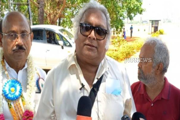 யாழில் ஊடகவியலாளர் எழுப்பிய கேள்வி: புன்னகையுடன் பதிலளித்த சிவாஜி மகன் | Bharatiya Janata Party Shivaji Son Replied Jaffna