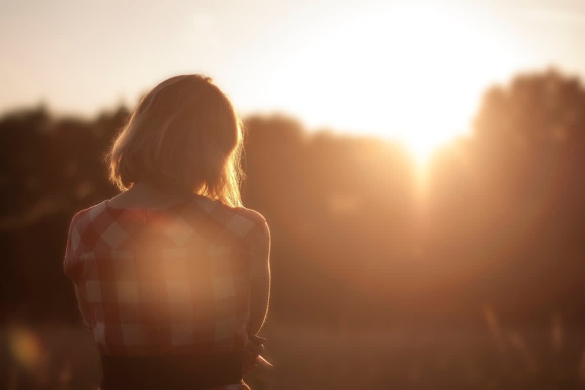 வெளிநாட்டிலிருந்து இலங்கை வந்த பெண்ணுக்கு பல்கலைக்கழக மாணவனால் நேர்ந்த கதி | French Women Faces A Unexpected Incident