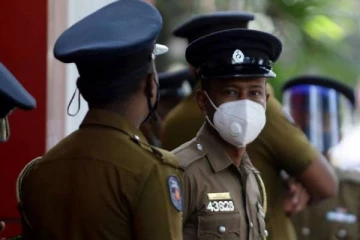 மட்டக்களப்பில் பேருந்து தரிப்பிட கட்டிடத்திற்கு அருகில் மீட்கப்பட்ட ஆண் சடலம்