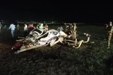 சத்தீஸ்கர் விமான நிலையத்தில் ஹெலிகாப்டர் விபத்து: 2 விமானிகள் மரணம்