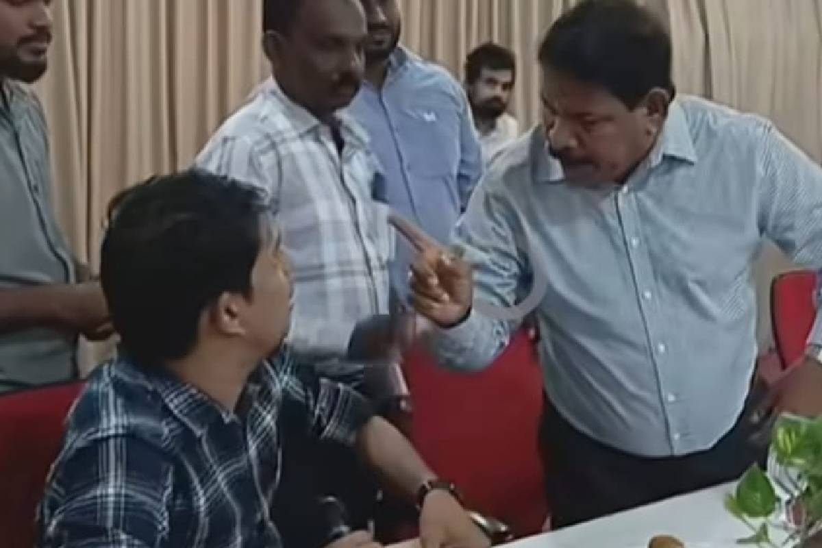 கிளிநொச்சி DCC கூட்ட விவகாரம் : ரஜீவன் எம்.பியின் கருத்தால் வெடித்த சர்ச்சை | Archchuna Mp Chandrasekar Argument In Kilinochchi கிளிநொச்சி DCC கூட்ட விவகாரம் : ரஜீவன் எம்.பியின் கருத்தால் வெடித்த சர்ச்சை | Archchuna Mp Chandrasekar Argument In Kilinochchi