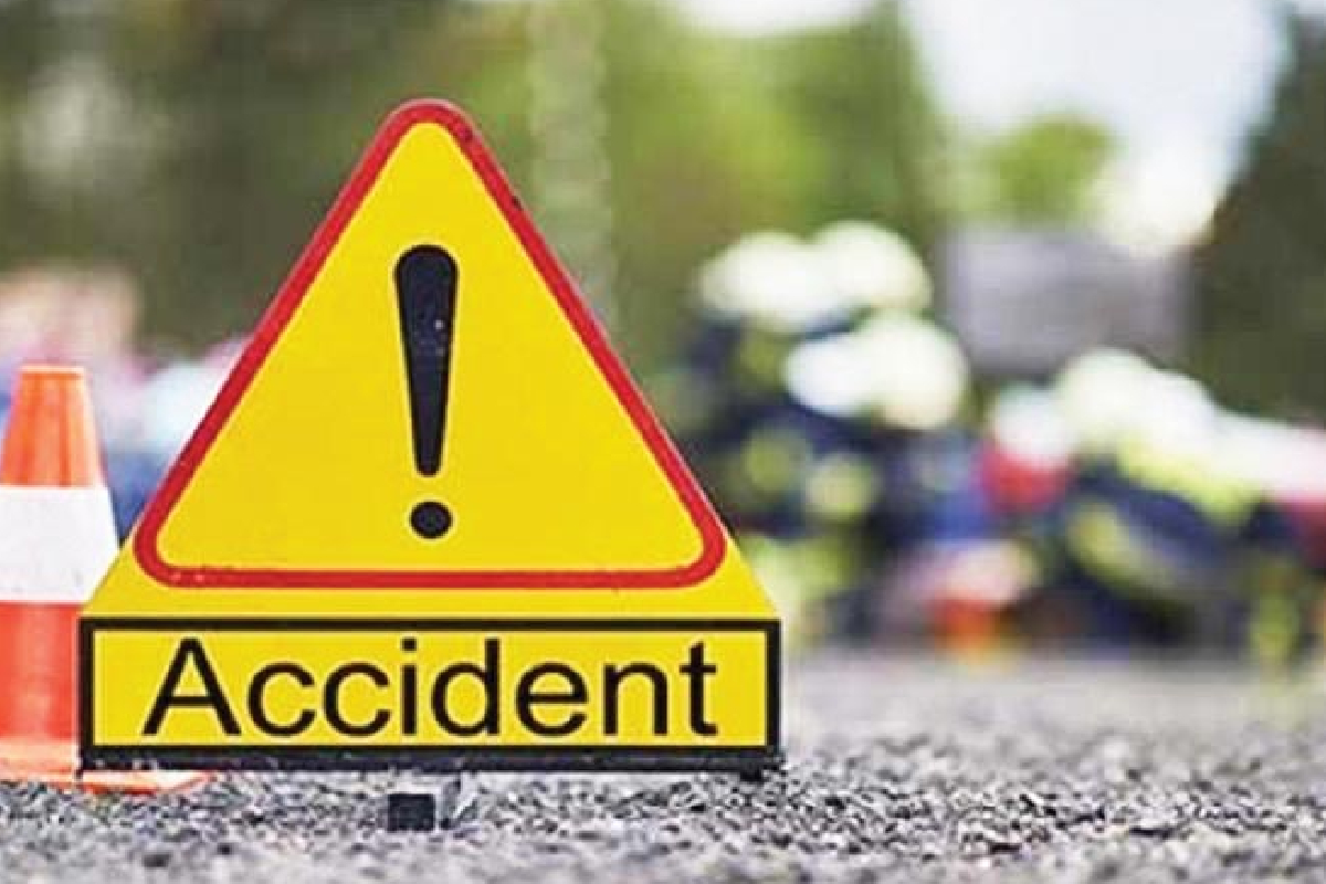 வாகனம் செலுத்தும் போது காணொளி பார்ப்பவர்களுக்கு எச்சரிக்கை | Police Warning Regs Watching Videos While Driving