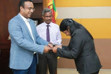 டாலர்களை அனுப்புபவர்களுக்கு மட்டுமே அனுமதி!