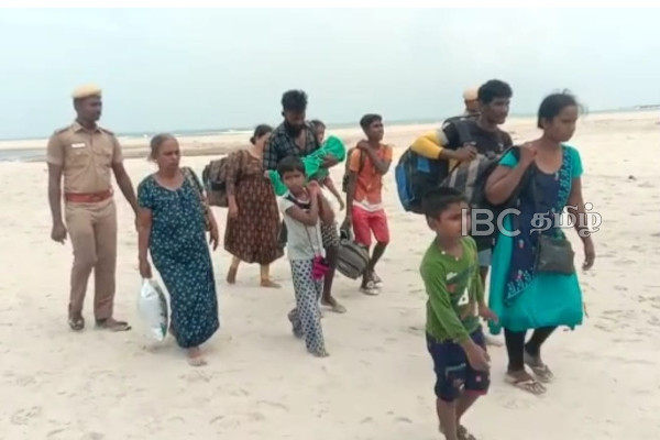 சட்டவிரோதமாக இந்தியா செல்ல முயற்சித்த இலங்கையர்கள் 5 பேர் கைது | 5 Sri Lankans Arrested For Trying To Go To India