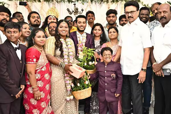 கிங்காங் வீட்டு திருமணம்... வராத வடிவேலு வைத்த மொய் எவ்வளவு தெரியுமா? | Actor King Kong Daughter Marriage Vadivelu Gift