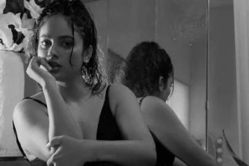 நம்ம குமுதாவா இப்படி!! கிளாமர் ஷூட்டில் நடிகை நந்திதா ஸ்வேதா...