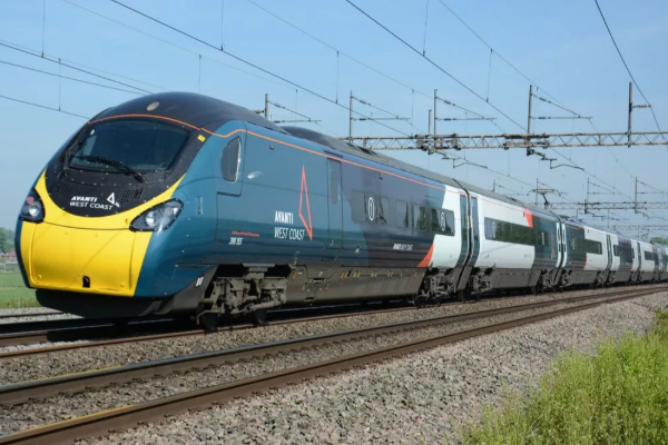 இங்கிலாந்தில் தடம்புரண்ட ரயில்: மக்களுக்கு ஒரு எச்சரிக்கை | Uk Warns Travel Alert Due Cumbria Train Derailment