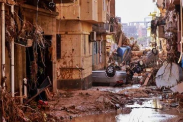 லிபியாவில் உயிரிழந்த ஆயிரக்கணக்கானோர் : மொத்த அதிகாரிகளும் அதிரடி கைது!