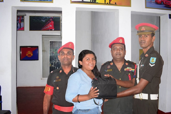காணாமல் போன கைப்பை;700,000 பெறுமதியான வெளிநாட்டு நாணயங்களுடன் கண்டுபிடிப்பு | The Missing Handbag