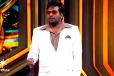 பிக்பாஸ் 10வது சீசனில் இருந்து இந்த வாரம் வெளியேறிய போட்டியாளர்... யார் தெரியுமா?