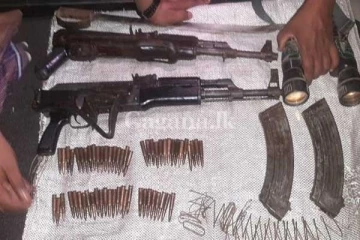 යතුරුපැදියකින් ගිනිඅවි ප්‍රවාහනය කළ මවුලවීවරයකු අත්අඩංගුවට ..