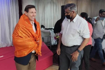 கியூபெக்  தமிழ் மக்களால் மேயர் பேட்ரிக் பிரவுனுக்கு அமோக வரவேற்பு..!