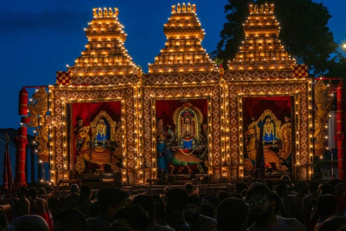 பூஞ்சப்பரத்தில் எழுந்தருளிய முருகப்பெருமான் ; நல்லூரில் 18ஆம் திருவிழா பக்தி பரவசத்துடன் நிறைவு | Lord Murugan Of Poonjapparam Flood Devotees Nallur