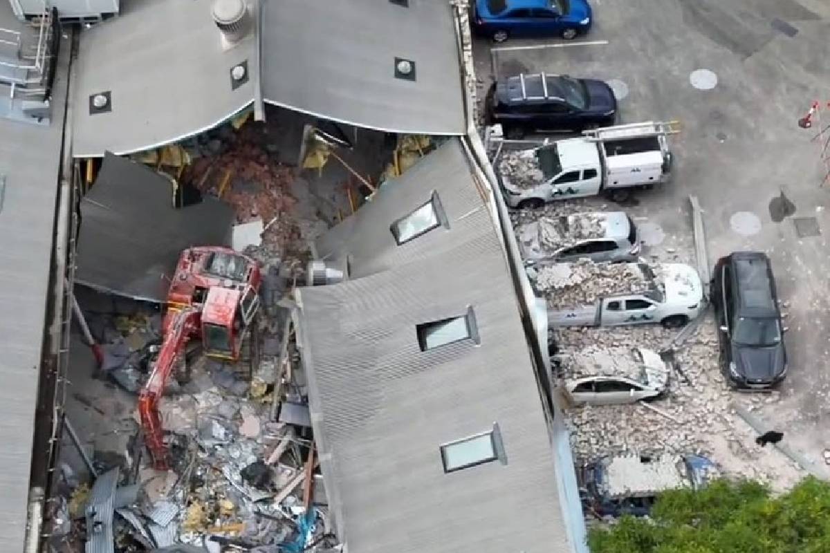 சிட்னியில் கட்டிடம் இடிந்து விழுந்ததில் இருவர் படுகாயம் | 2 People Injured In Sydney Building Collapse