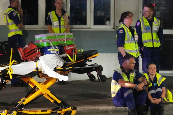 யூதர்களின் நிகழ்வு ஒன்றை இலக்கு வைத்து துப்பாக்கிச் சூடு ; 10 பேர் பலி | Shooting Targeting Jewish Event 10 Killed யூதர்களின் நிகழ்வு ஒன்றை இலக்கு வைத்து துப்பாக்கிச் சூடு ; 10 பேர் பலி | Shooting Targeting Jewish Event 10 Killed