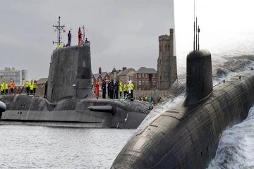 ஹார்முஸ் நீரிணையில் நிலவும் பதற்றம்! அரபிக்கடலுக்குள் நுழைந்த அணுசக்தி தாக்குதல் நீர்மூழ்கிக்கப்பல்