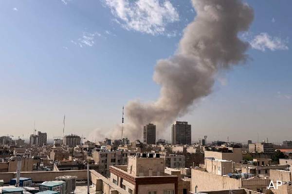 ஈரான் மீது அமெரிக்கா - இஸ்ரேல் தாக்குதல்; இந்தியா வழங்கிய எச்சரிக்கை | India Embassy Advise Citizens In Iran And Israel