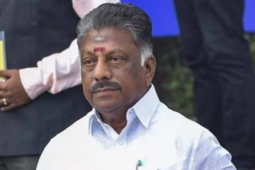 அதிமுக பொதுக்குழுக்கூட்ட மேடையிலிருந்து ஓ.பி.எஸ். வெளிநடப்பு - பெரும் பரபரப்பு