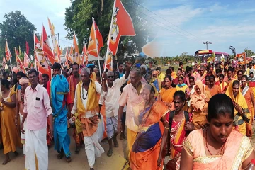 வெருகலம்பதி சித்திரவேலாயுத சுவாமி ஆலய மகோற்சவம்: பக்தர்கள் புடைசூழ எட்டு நாள் பாதயாத்திரை(Photos)