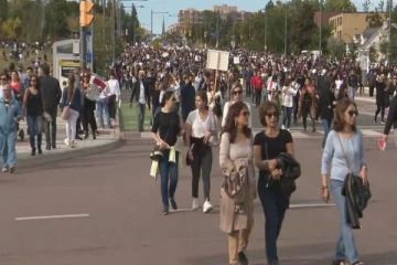 ஈரானிய பெண்ணுக்காக ஆயிரக்கணக்கான மக்கள் கனடாவில் போராட்டம்