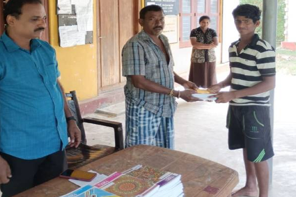 கனடாவில் உயிரிழந்த செல்லப் பிராணியின் நினைவாக இலங்கை தமிழ் பிள்ளைகளுக்கு உதவிய பெண்! | Woman Canada Tamil Children In Sri Lanka Cat Die