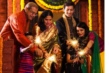 இந்தியா முழுவதும் தீபாவளி பண்டிகை உற்சாக கொண்டாட்டம்