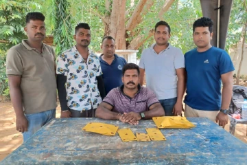 யாழில் வீடுடைத்துத் திருடிய பெண் உள்ளிட்ட இருவர் கைது