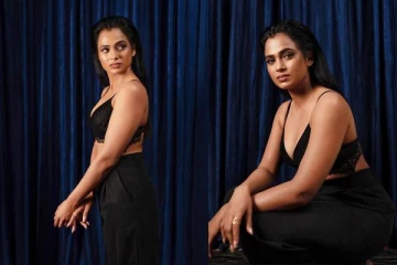 மீண்டும் கவர்ச்சியில் இறங்கிய ரம்யா பாண்டியன் - இணையத்தில் டிரெண்டாகும் புகைப்படங்கள்