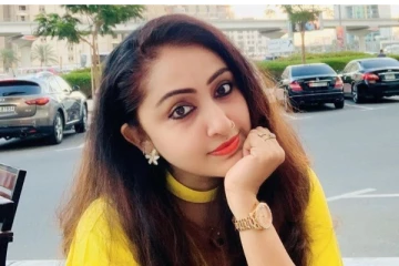 அடேங்கப்பா.. கண்ணான கண்ணே சீரியல் நடிகைக்கு இவ்ளோ பெரிய மகளா?  அக்கா தங்கை போல இருக்கும் ஷாக்கிங் புகைப்படம்