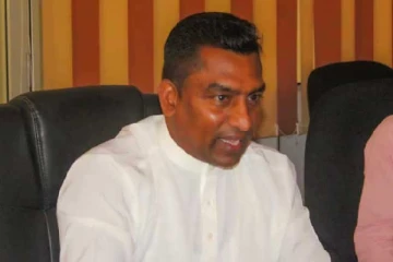 மக்கள் தடிகளால் தாக்கினால் ஆதரவளிக்கத் தயார் - ஆளும் தரப்பு எம்.பி அறிவிப்பு