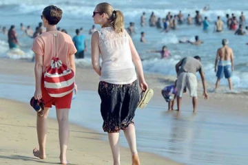 සංචාරක ක්ෂේත්‍රයට ඩොලර් බිලියනය ඉක්මවූ ආදායමක්.